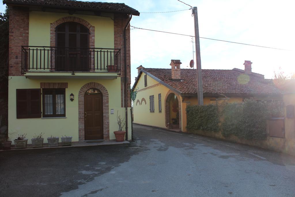 Tra... Monti E Vigne Bed and Breakfast La Morra Exteriör bild