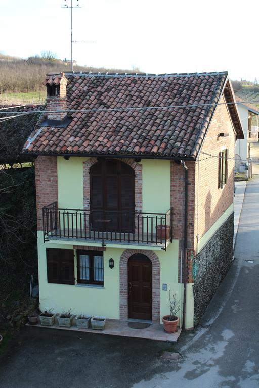 Tra... Monti E Vigne Bed and Breakfast La Morra Exteriör bild