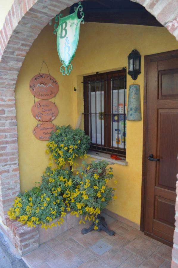 Tra... Monti E Vigne Bed and Breakfast La Morra Exteriör bild