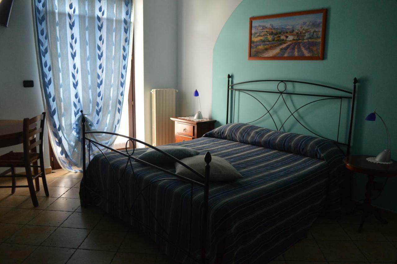 Tra... Monti E Vigne Bed and Breakfast La Morra Exteriör bild